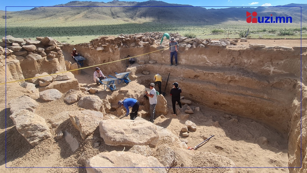 ӨНӨӨДӨР: Хүннүгийн археологи: Хүннү ба Хүннүгийн дараах соёлын он цагийн асуудал эрдэм шинжилгээний хурал МУИС-ийн Шинжлэх ухаан технологийн Улаанбаатар парк Эрдмийн зөвлөлийн танхимд болно.